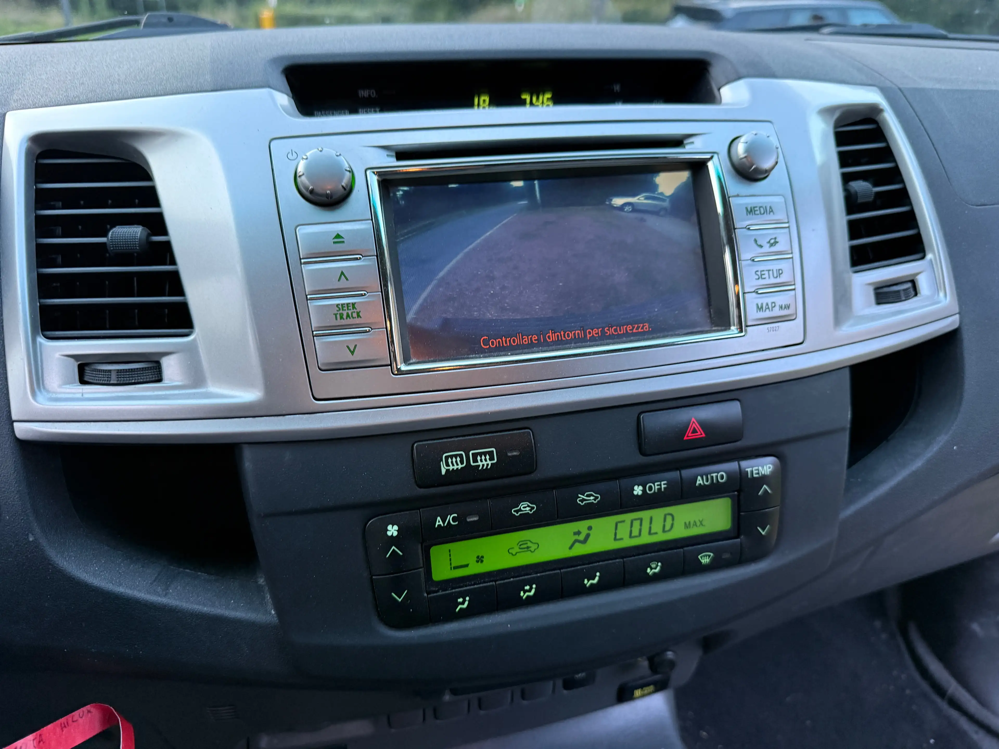 Toyota Hilux 3.0 D-4D 4WD SR EXPORT! — photo 10
