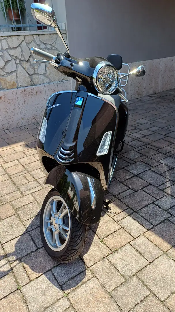 Piaggio GTS 300 Nero - 2
