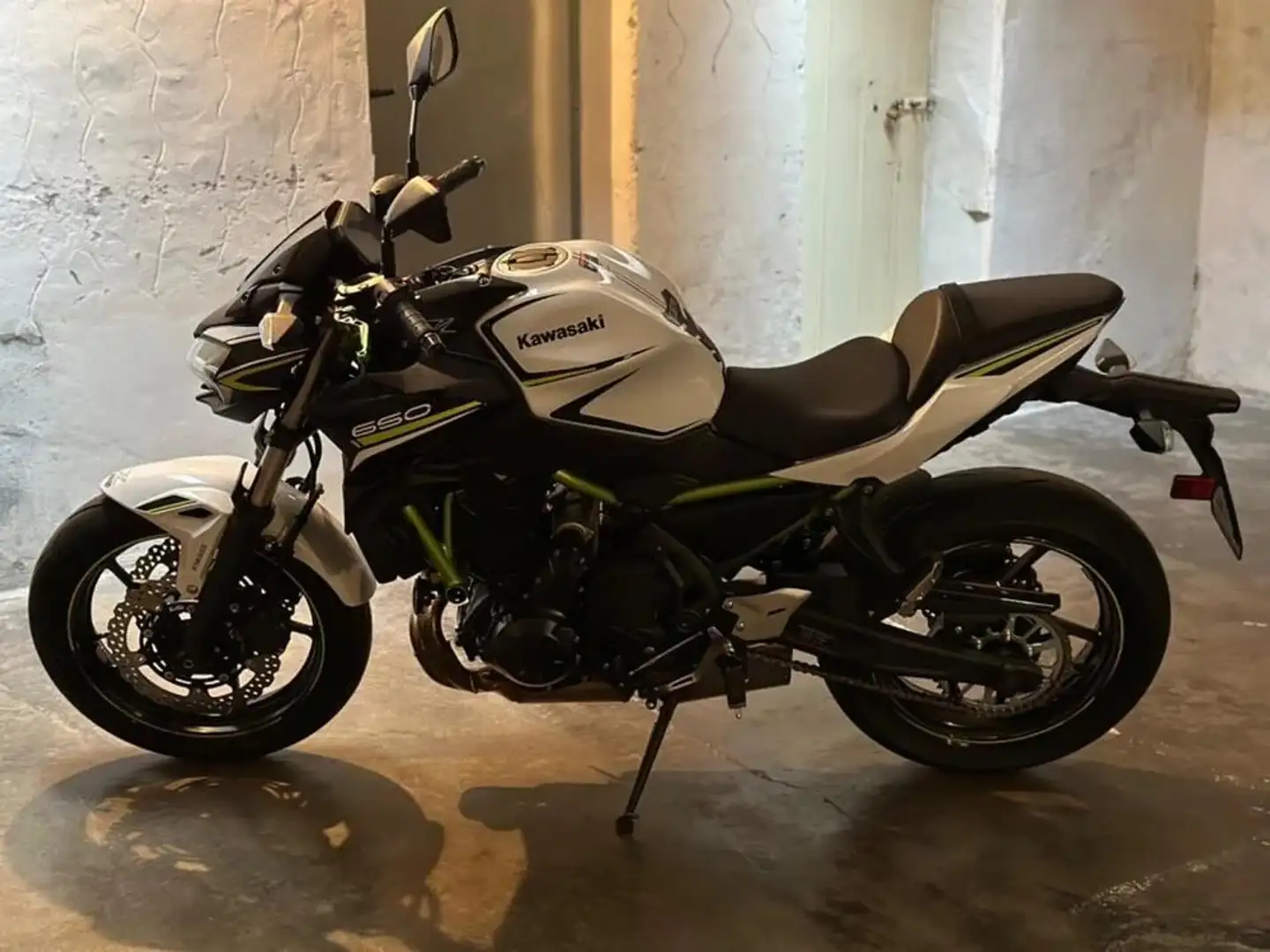 Kawasaki Z 650 Biały - 1