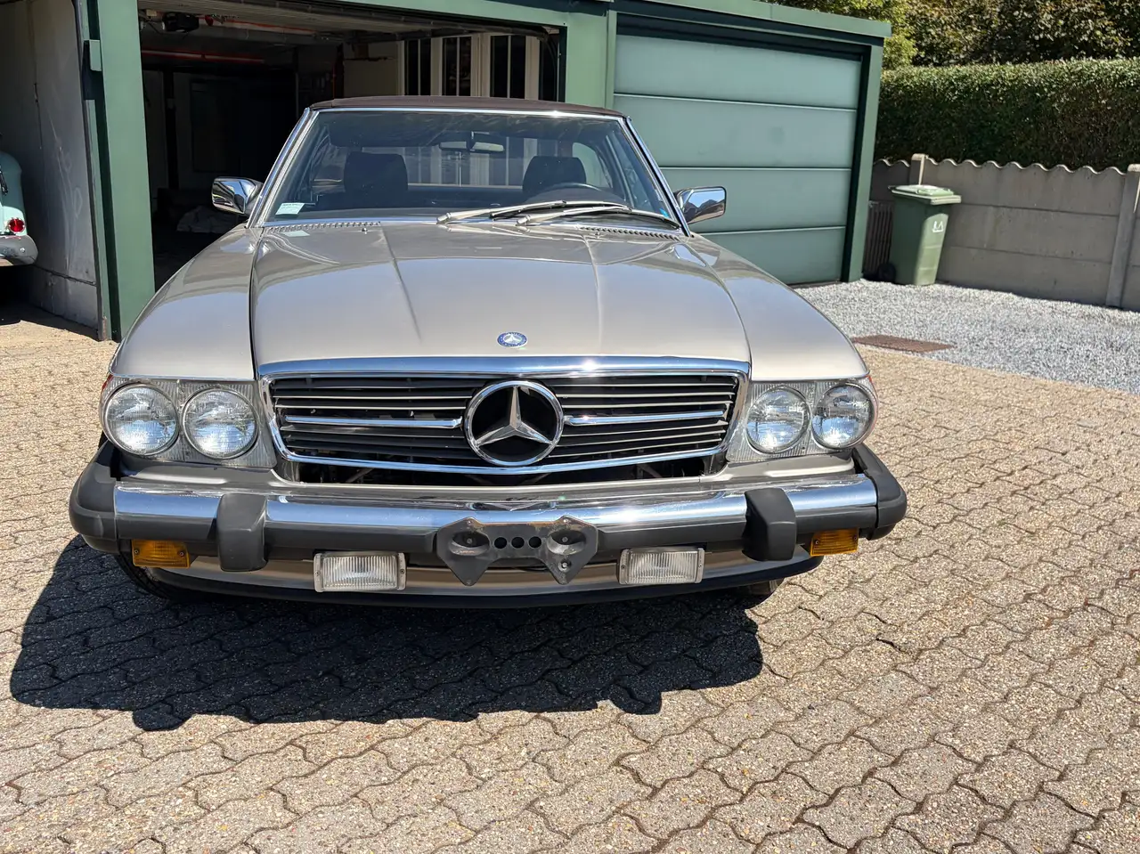 Mercedes-Benz 560 SL, foto 2