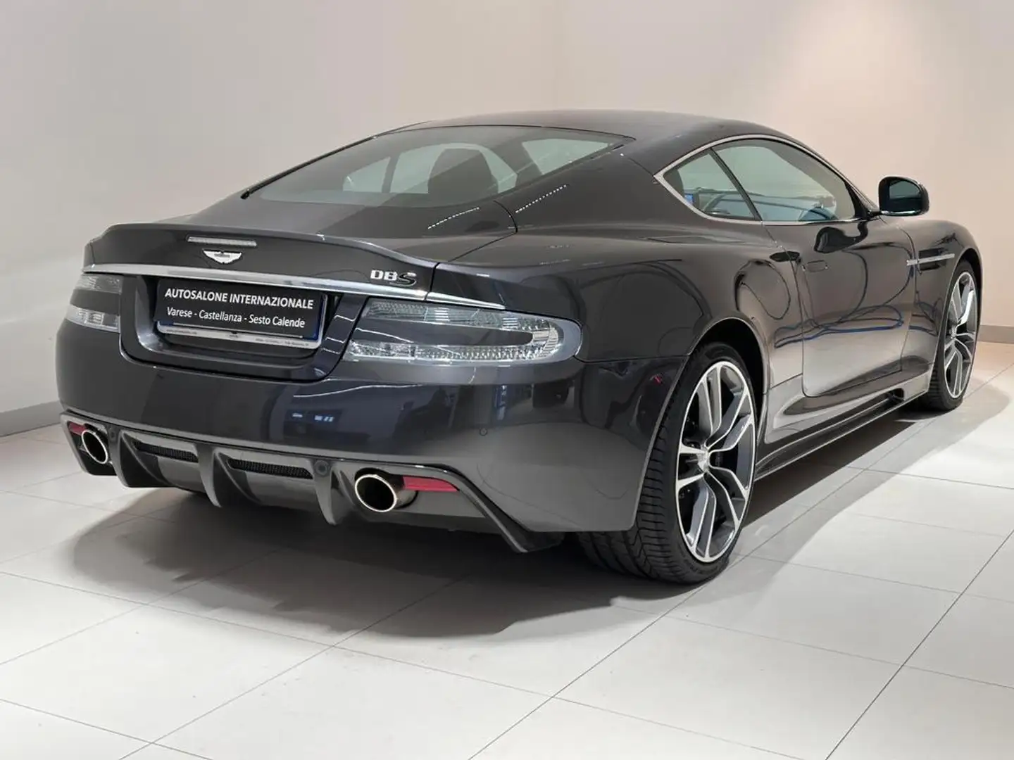 Aston Martin DBS Coupe 6.0 Grau - 2