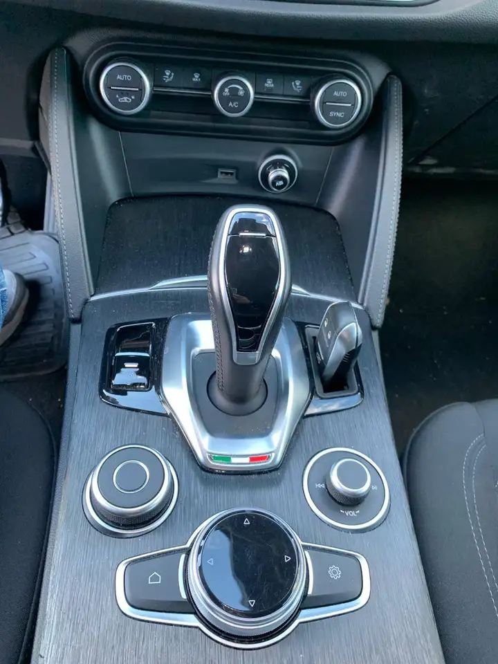 Alfa Romeo Stelvio 2021 — фото 6