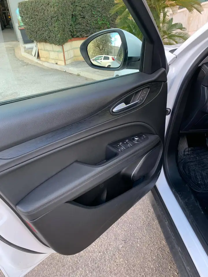 Alfa Romeo Stelvio 2021