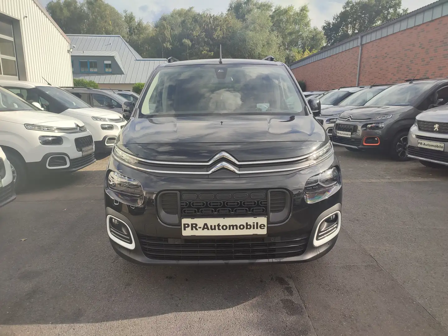 Citroen Berlingo 130 SHINE XL 7Sitzer/Automatik/Klimaaut Schwarz - 2