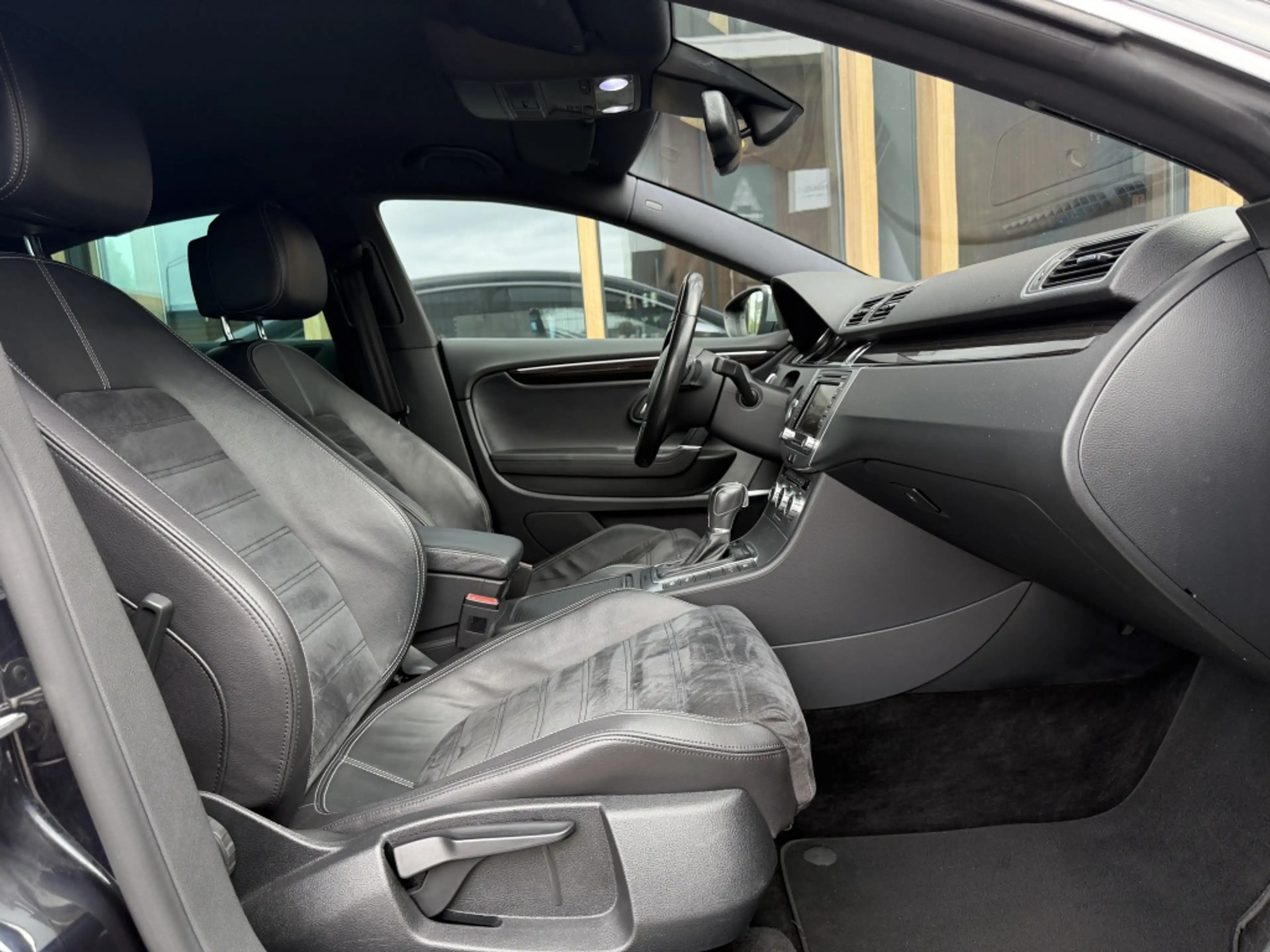 Volkswagen CC 3.6 V6 4Motion — photo 25