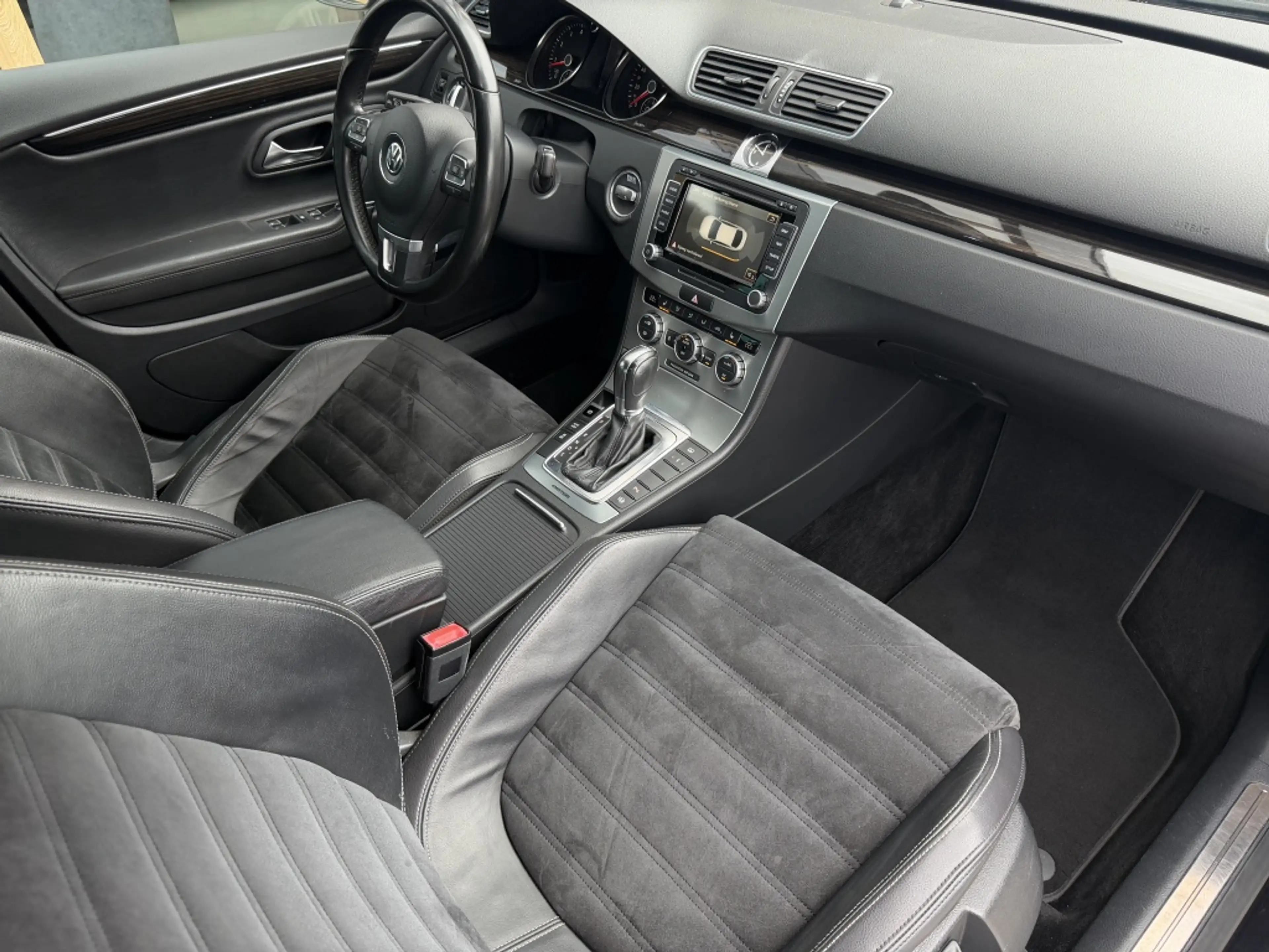 Volkswagen CC 3.6 V6 4Motion — photo 23