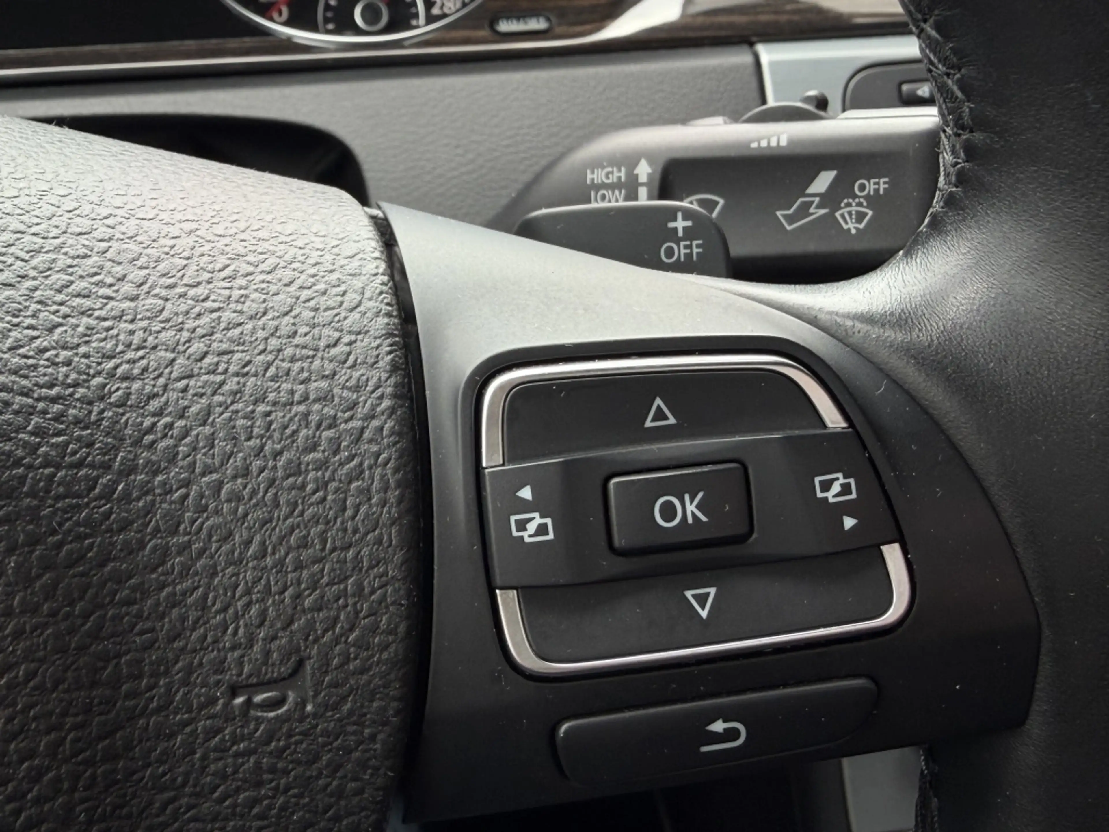 Volkswagen CC 3.6 V6 4Motion — photo 18