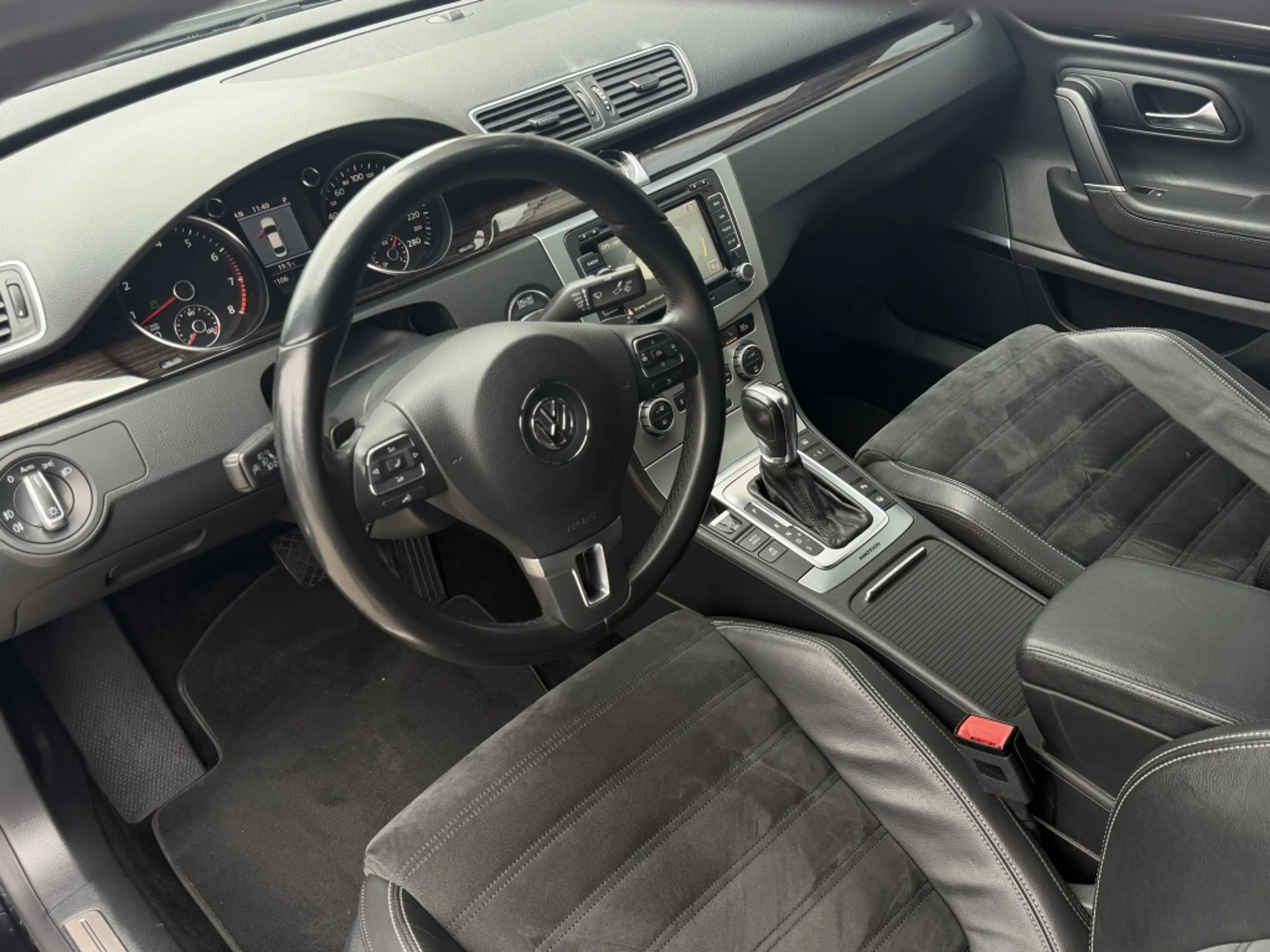Volkswagen CC 3.6 V6 4Motion — photo 13