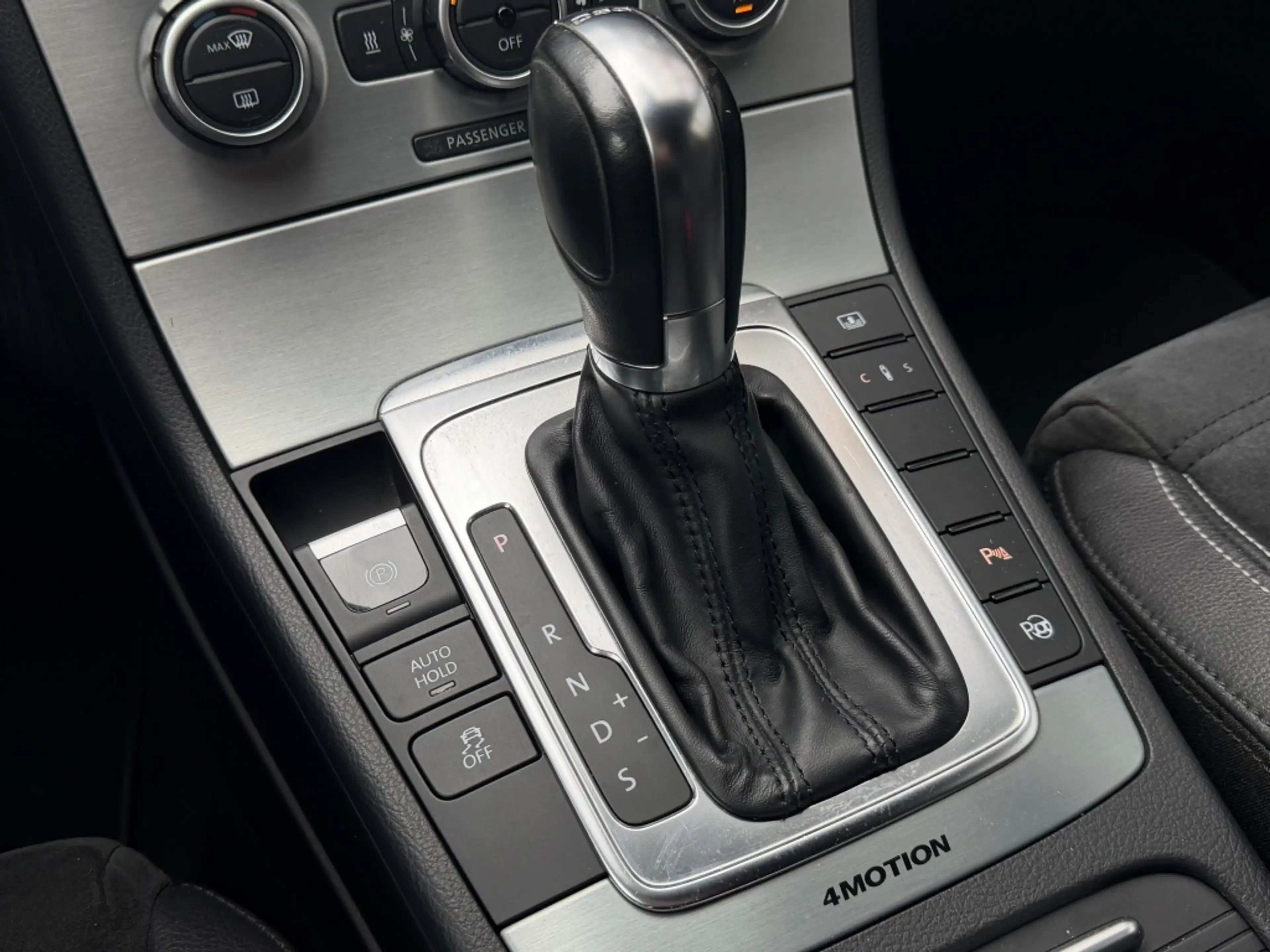 Volkswagen CC 3.6 V6 4Motion — photo 19