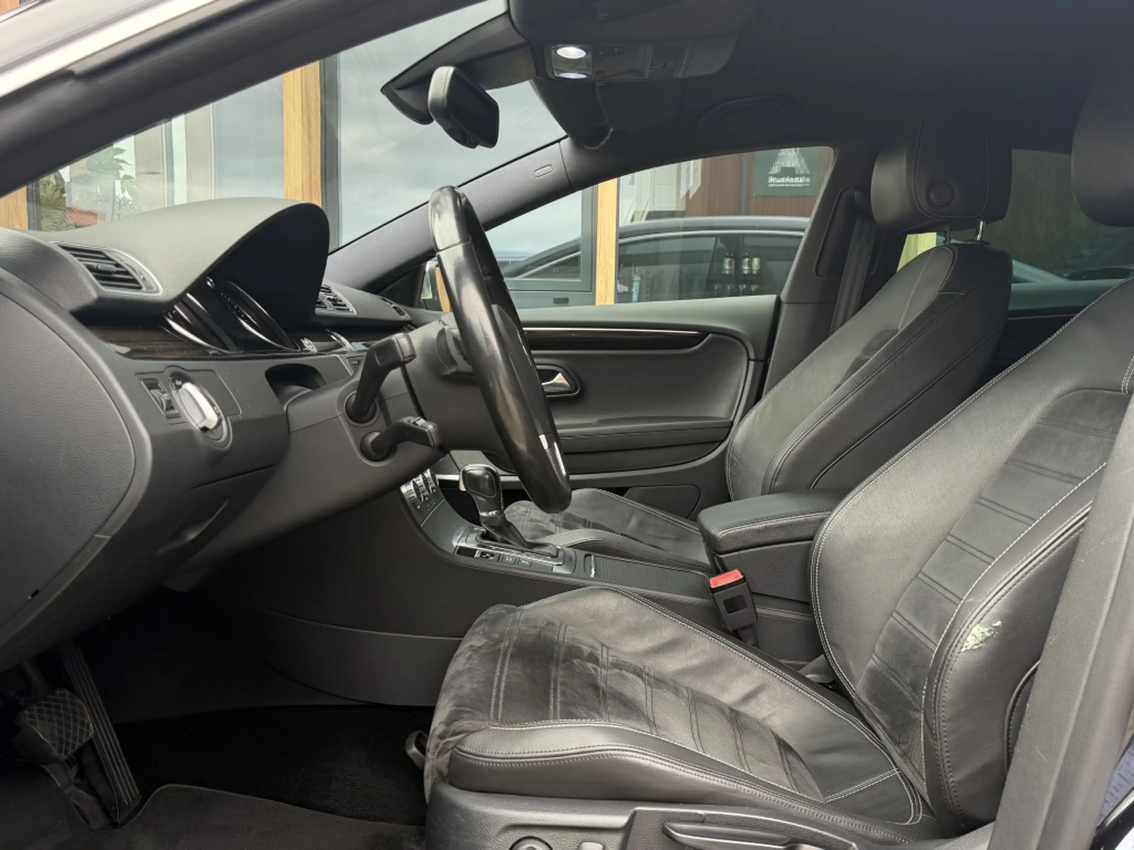 Volkswagen CC 3.6 V6 4Motion — photo 12