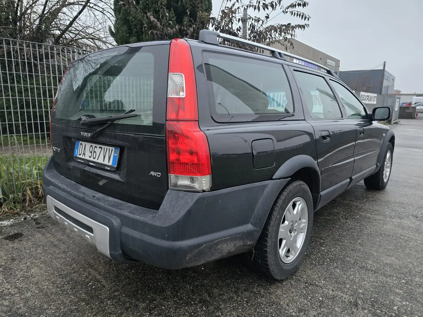 Volvo V70 V70 XC II 2004 V70-XC 2.4 d5 Momentum awd 185cv Nero - 2