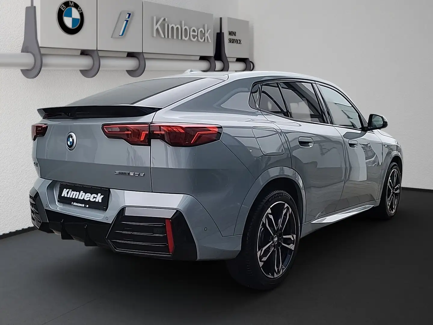 BMW X2 sDrive20d M SPORT ACC ParkAss AHK Aktivsitz Grau - 2