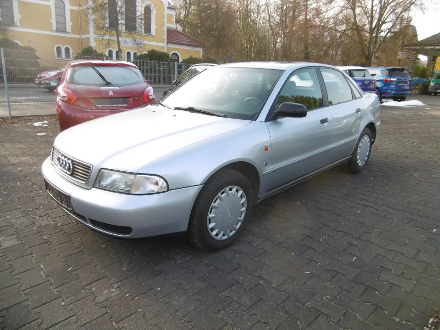 Audi A4 A4 1.6 mit H-Gutachten Silber - 1