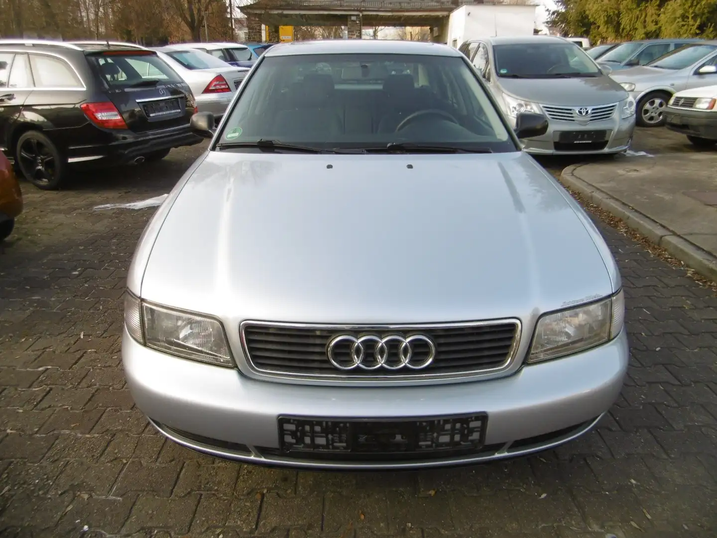 Audi A4 A4 1.6 mit H-Gutachten Silber - 2