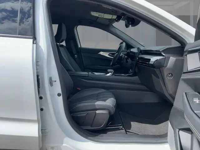 Renault Austral view 8