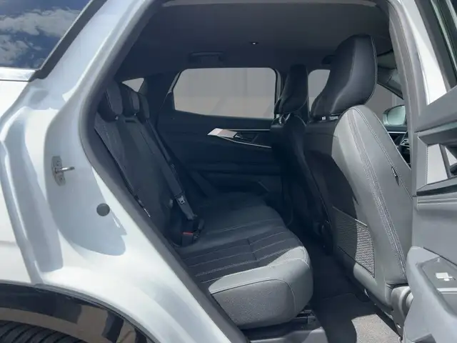 Renault Austral view 9