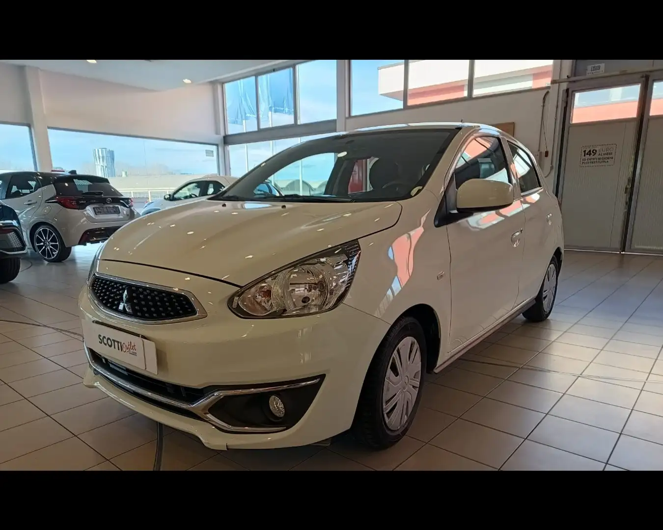 Mitsubishi Space Star 1.0 Invite Bianco - 1
