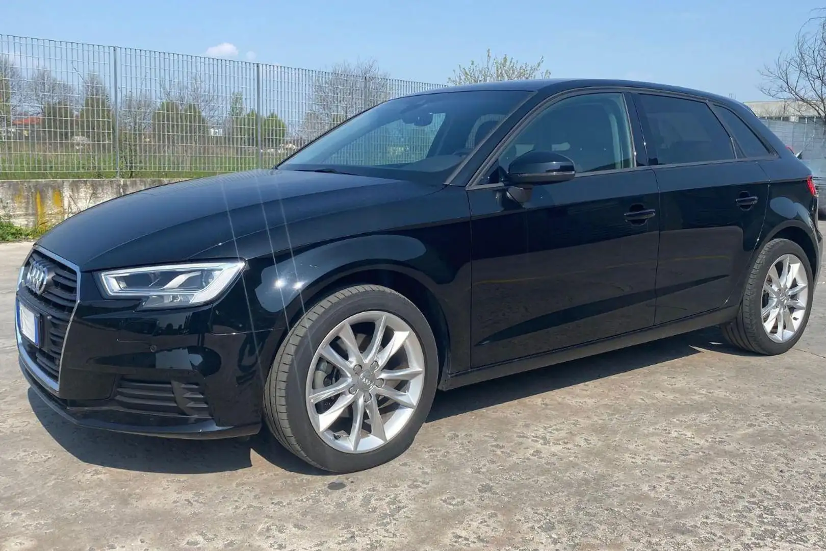 Audi A3 SPB 30 TDI S tronic Admired Schwarz - 1
