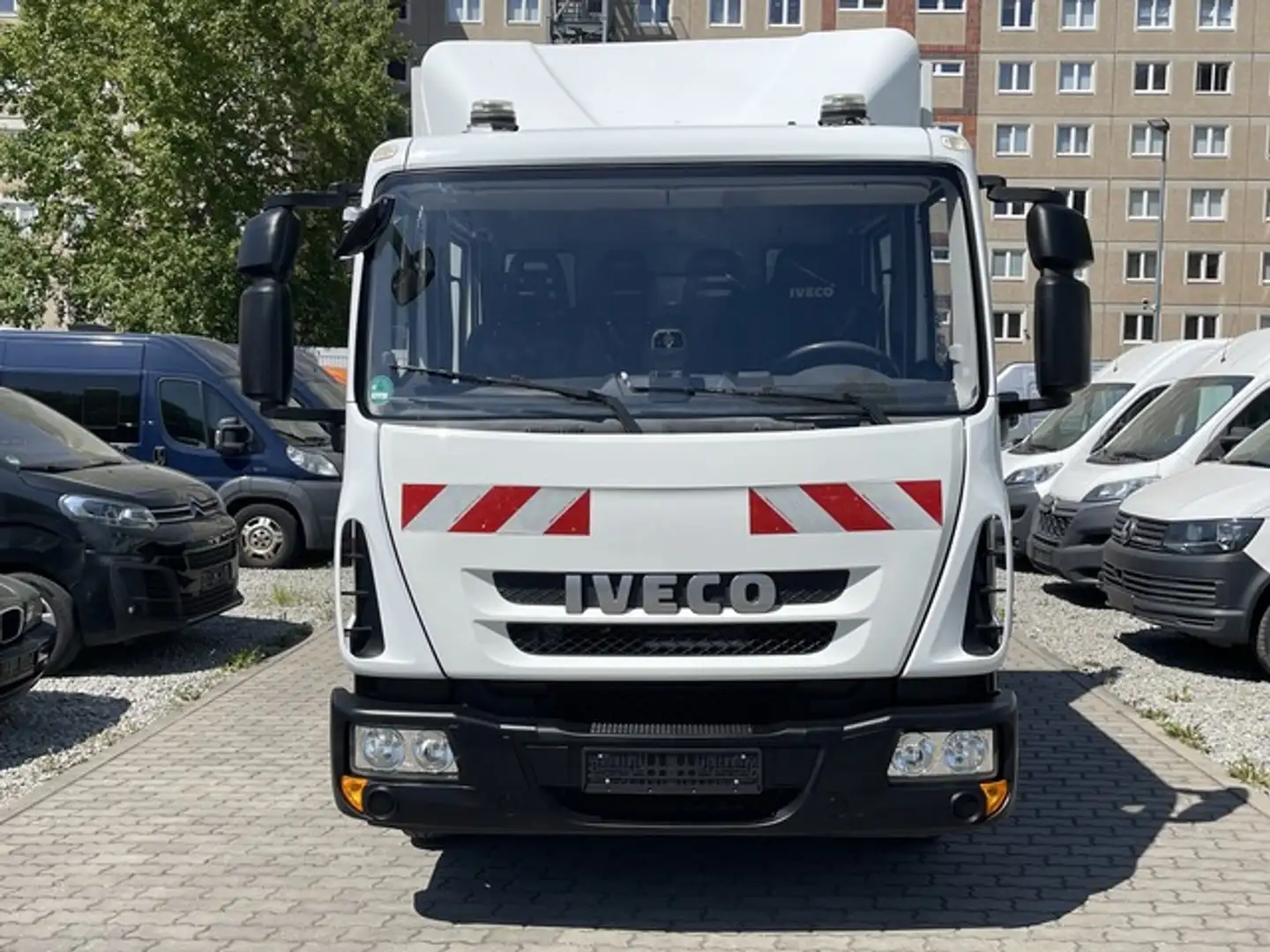 Iveco Eurocargo 80E21 Doppelkabine Pritsche Weiß - 2