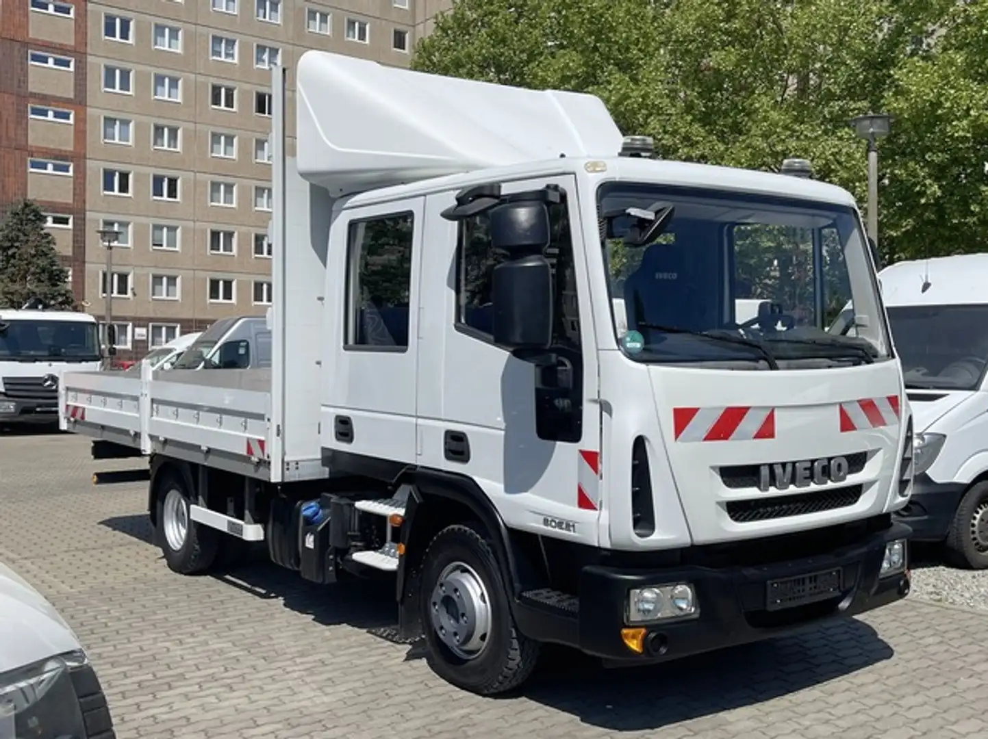 Iveco Eurocargo 80E21 Doppelkabine Pritsche Weiß - 1