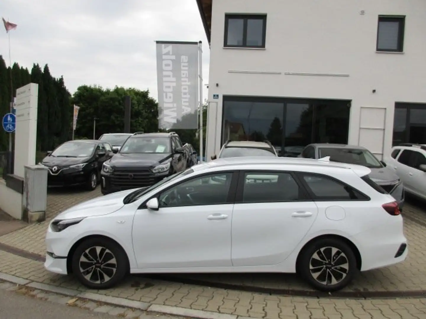 Kia Ceed / cee'd SW 1.5 T-GDI DCT7 OPF Vision Navi Klima Alus PDC Weiß - 2