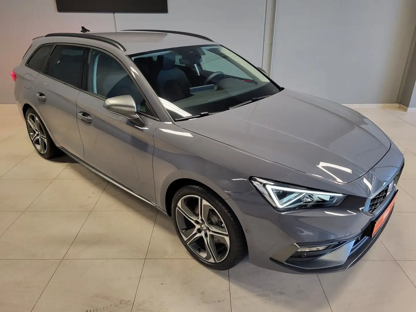 SEAT Leon Sportst. -FR Plus- 2.0 TDI DSG *Garantie* Grijs - 1