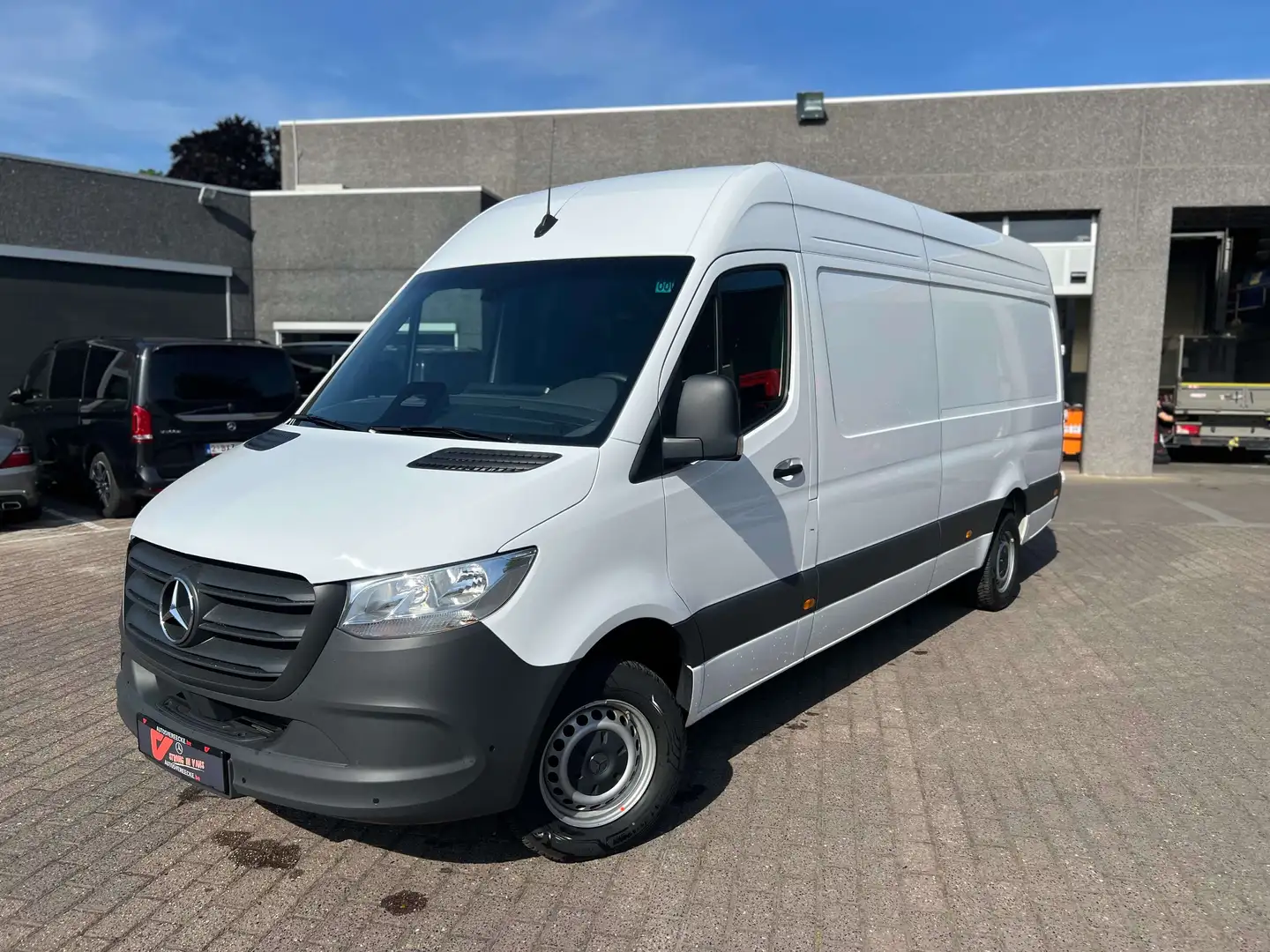 Mercedes-Benz Sprinter 317 L3H2 PRO (38.000ex) FACELIFT CAMERA 11\ MBUX Blanc - 2