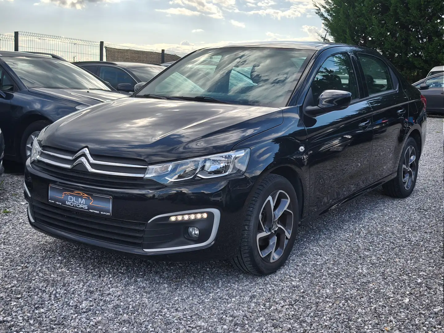 Citroen C-Elysée C-Elysee 1.2i Feel (EURO6.2)* 1 main*Navi*Camera* Zwart - 2