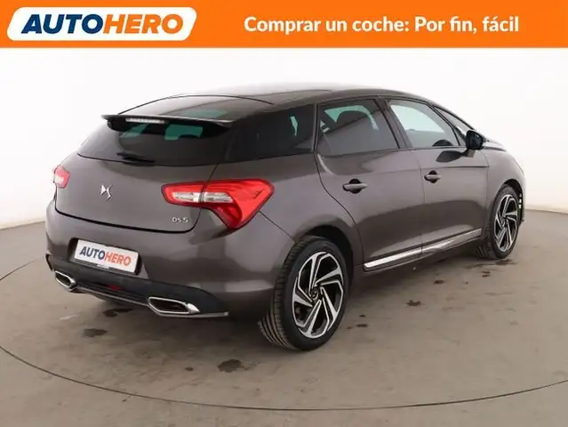 DS Automobiles DS 5 view 6