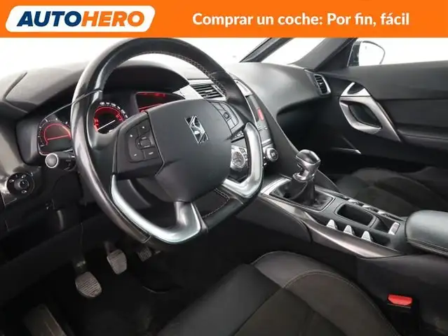 DS Automobiles DS 5 view 12