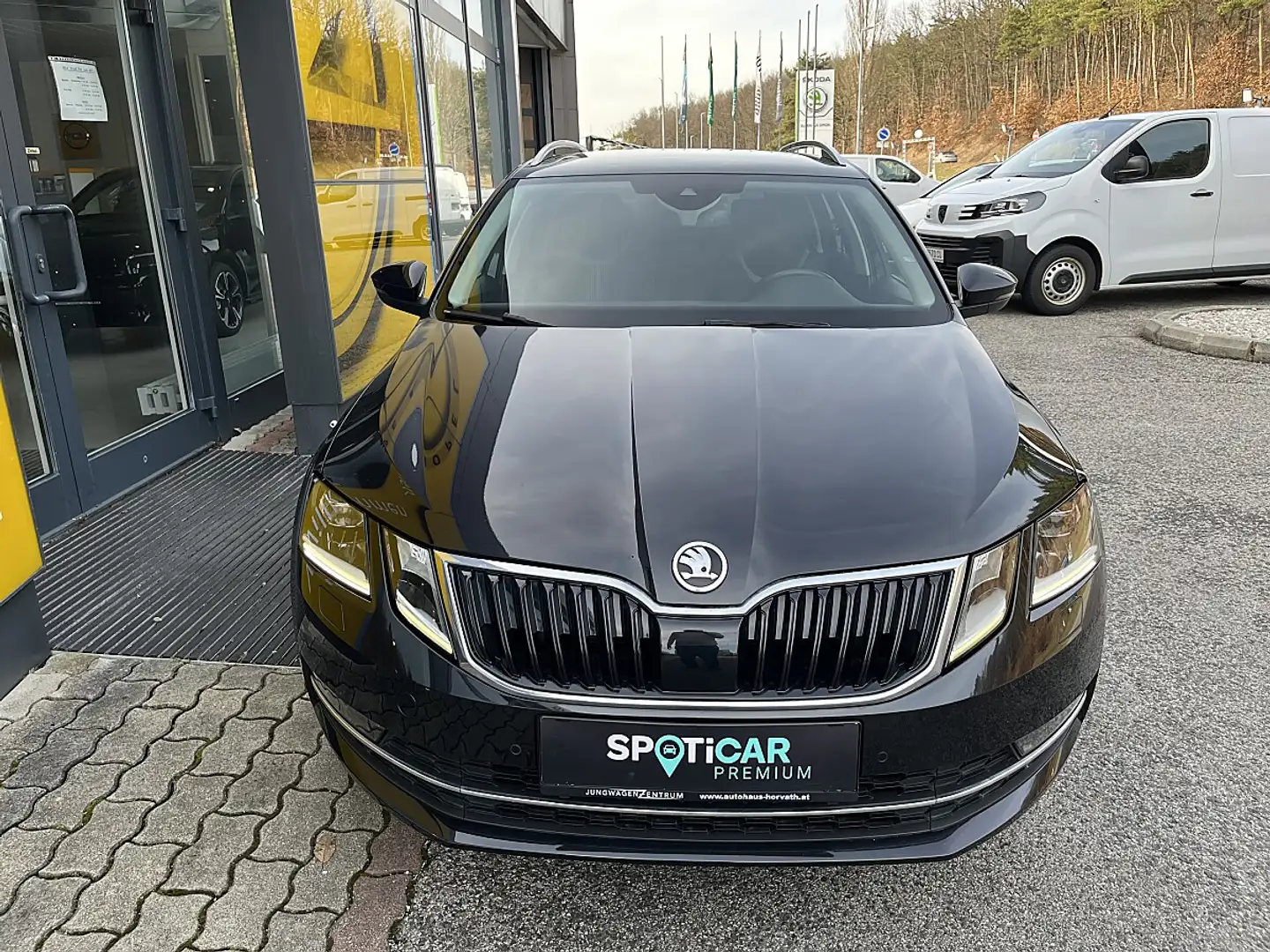 Skoda Octavia Combi 1,5 TSI Style Schwarz - 2