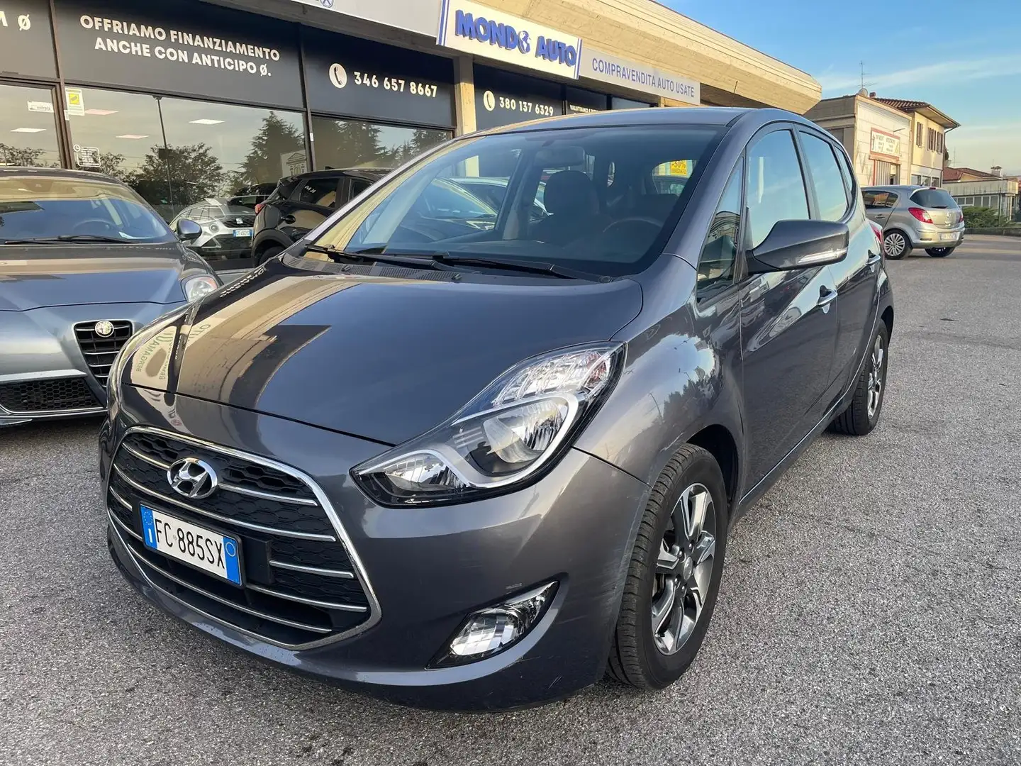 Hyundai iX20 ix20 1.4 Xpossible FL E6 Gris - 1
