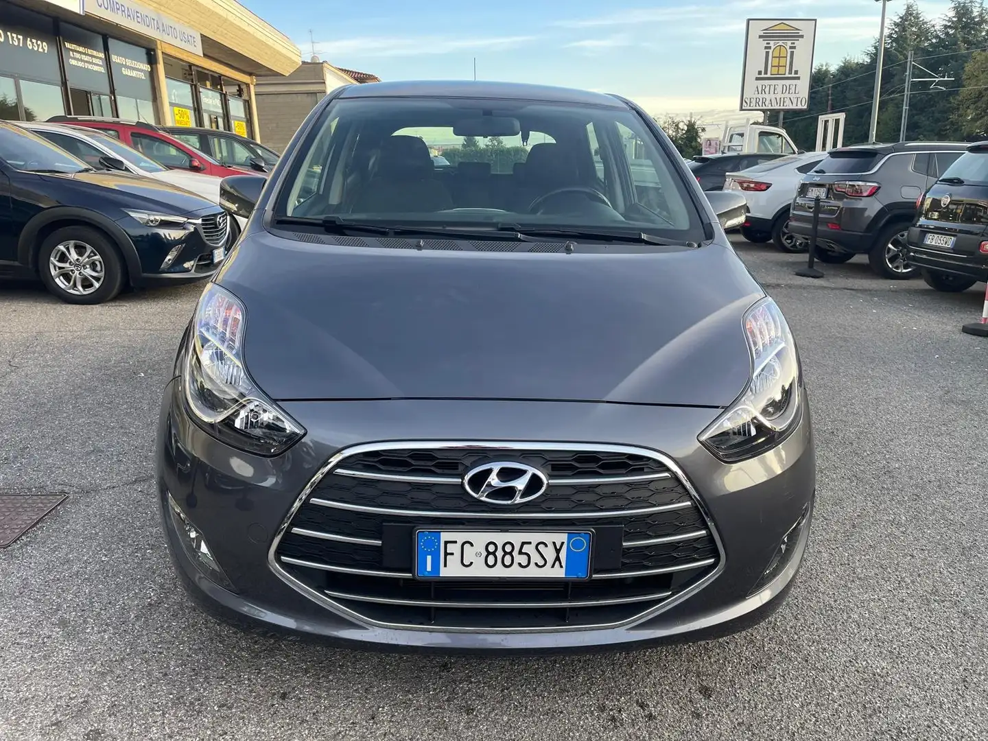 Hyundai iX20 ix20 1.4 Xpossible FL E6 Gris - 2