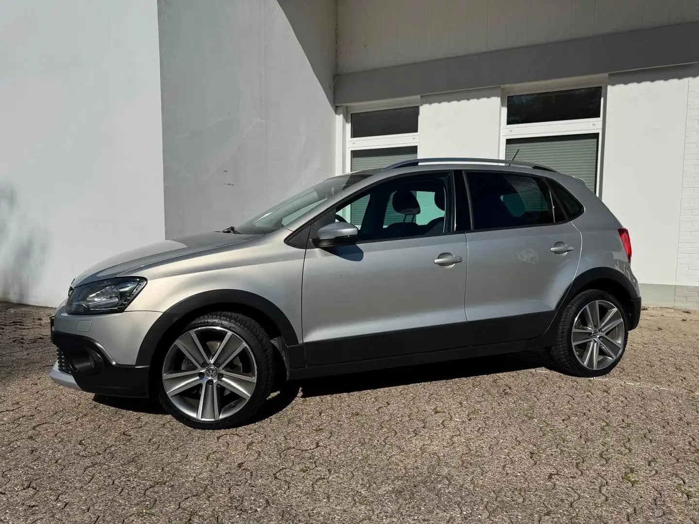 Volkswagen Polo 1.2 TSI Cross 1.Hand Bi-Xenon PDC Navi AHK Beige - 2
