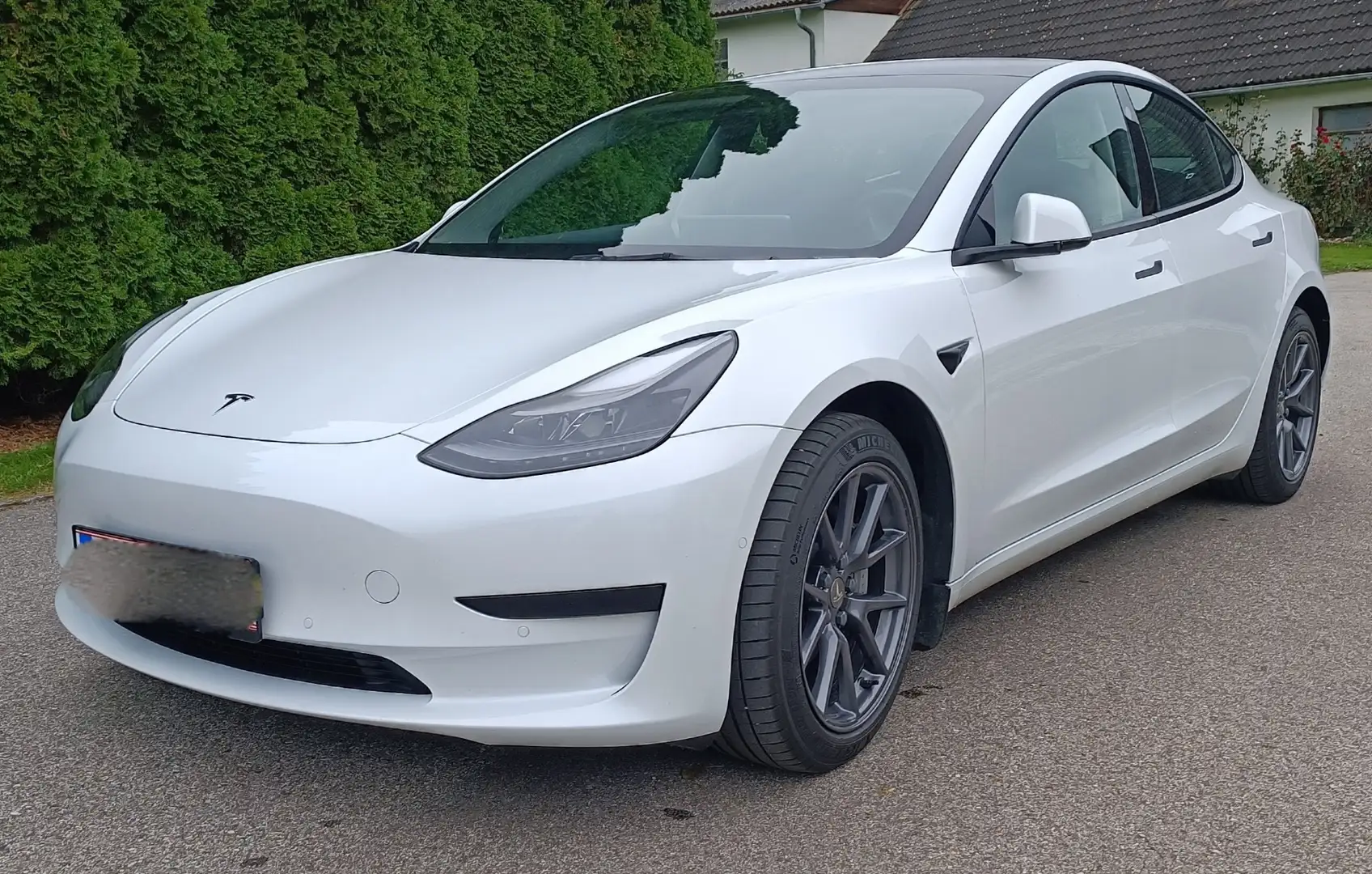 Tesla Model 3 Standard Reichweite Plus Hinterradantrieb - 2
