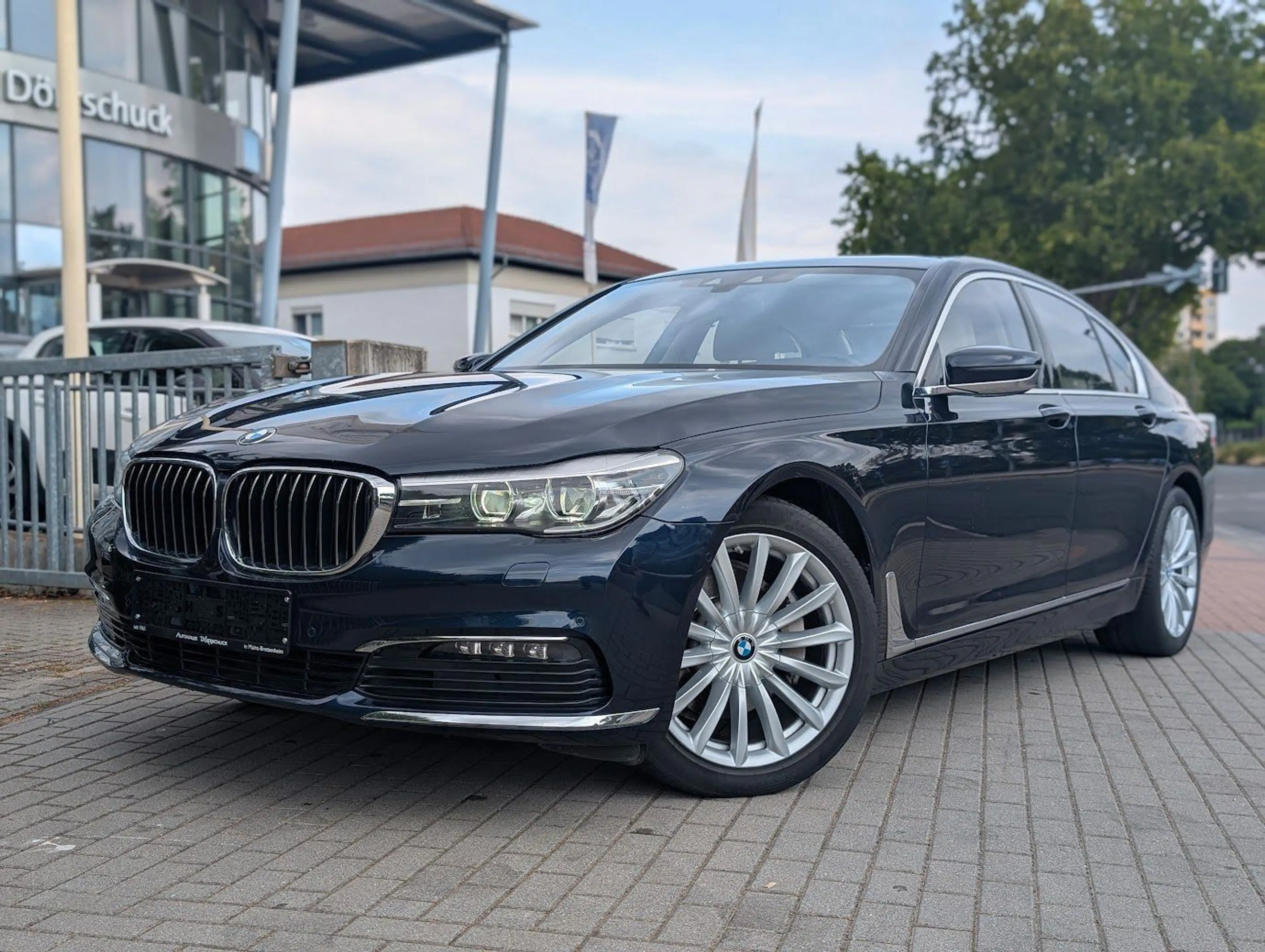 BMW 725 d G11 Massage. Kamera. NAVI. 4-Zonen-Klima — photo 3