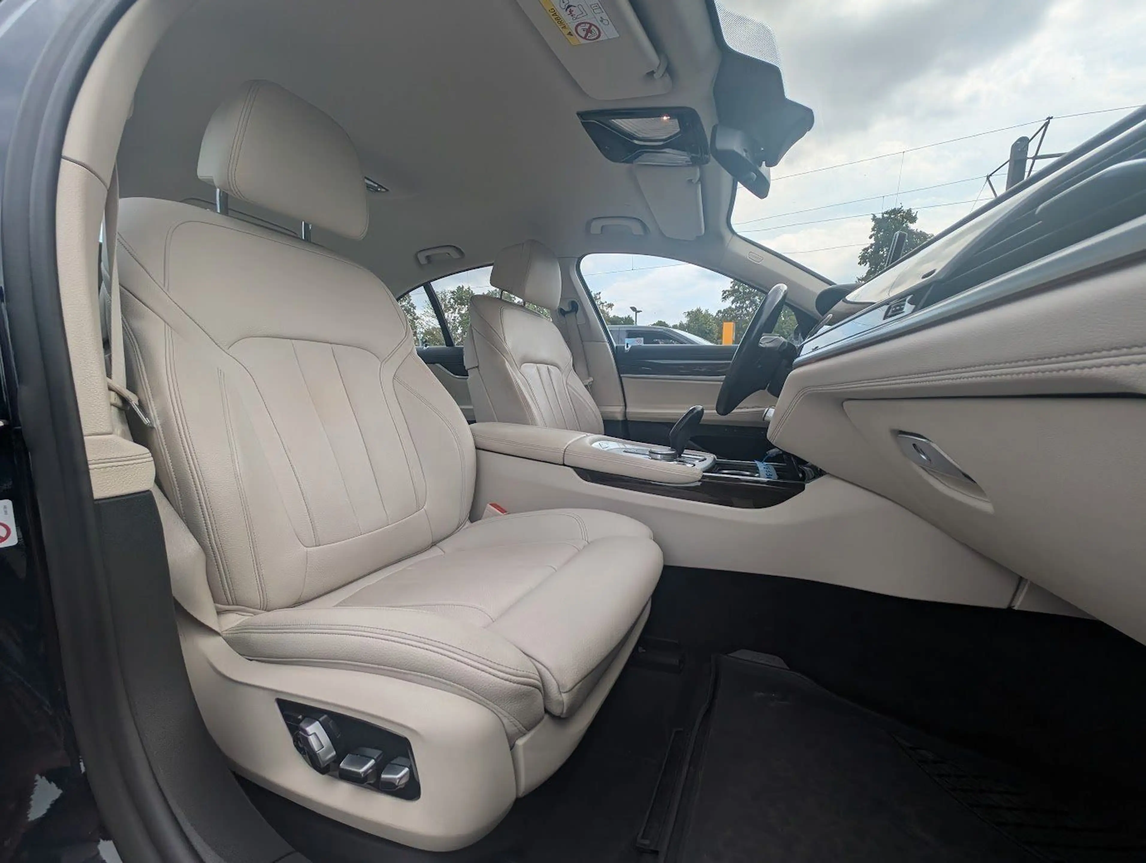 BMW 725 d G11 Massage. Kamera. NAVI. 4-Zonen-Klima — photo 17