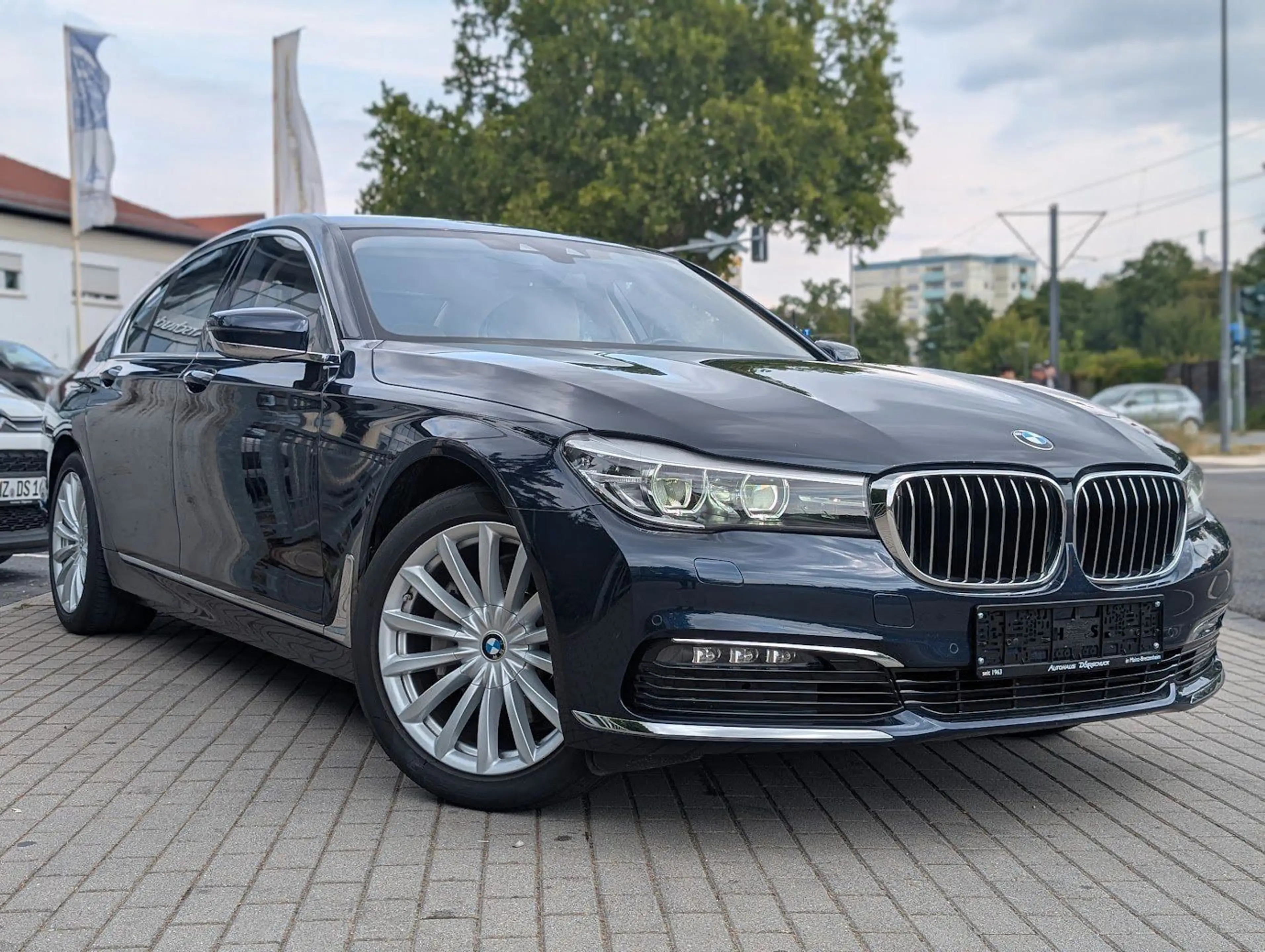 BMW 725 d G11 Massage. Kamera. NAVI. 4-Zonen-Klima — photo 4