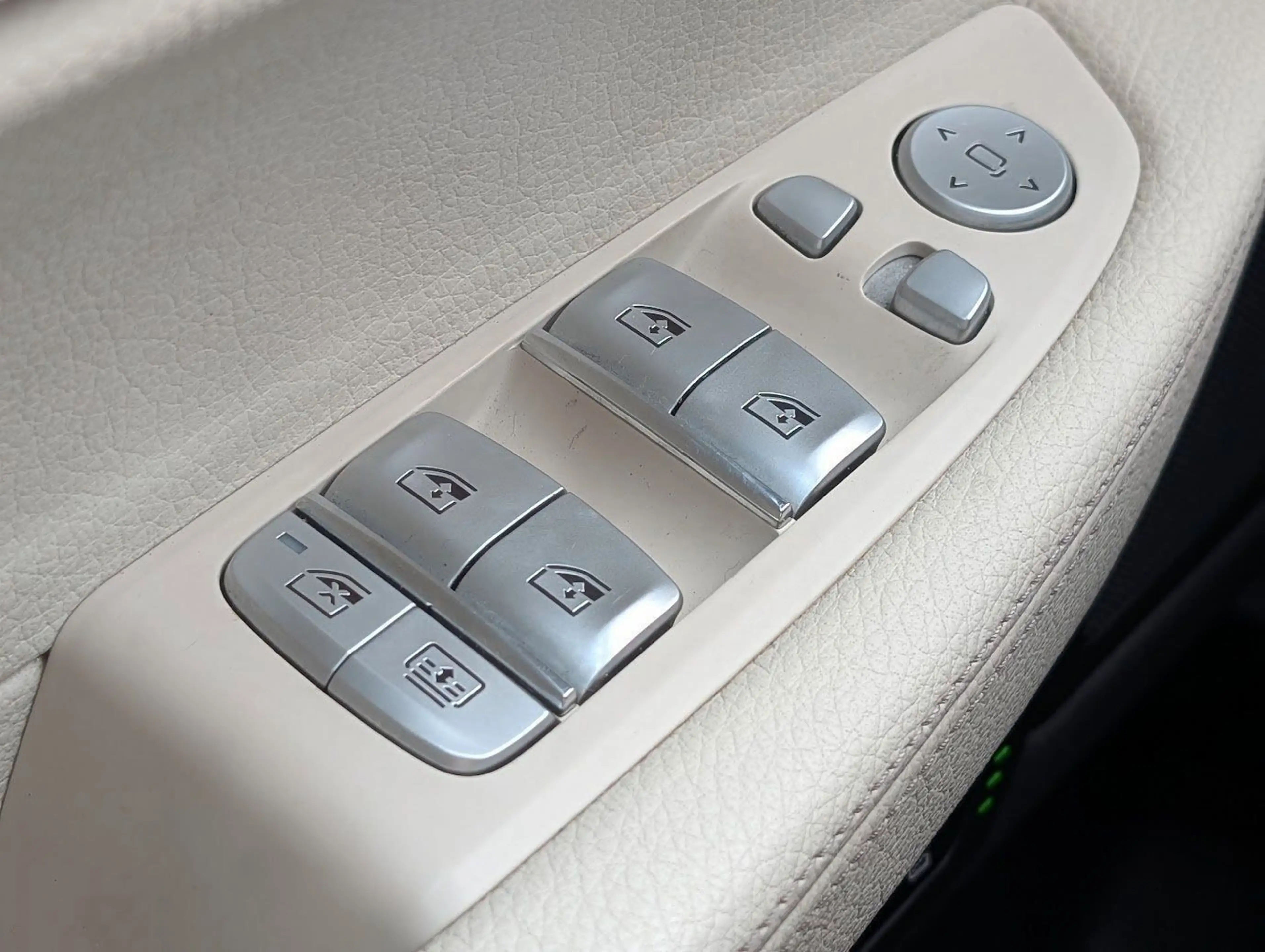 BMW 725 d G11 Massage. Kamera. NAVI. 4-Zonen-Klima — photo 23