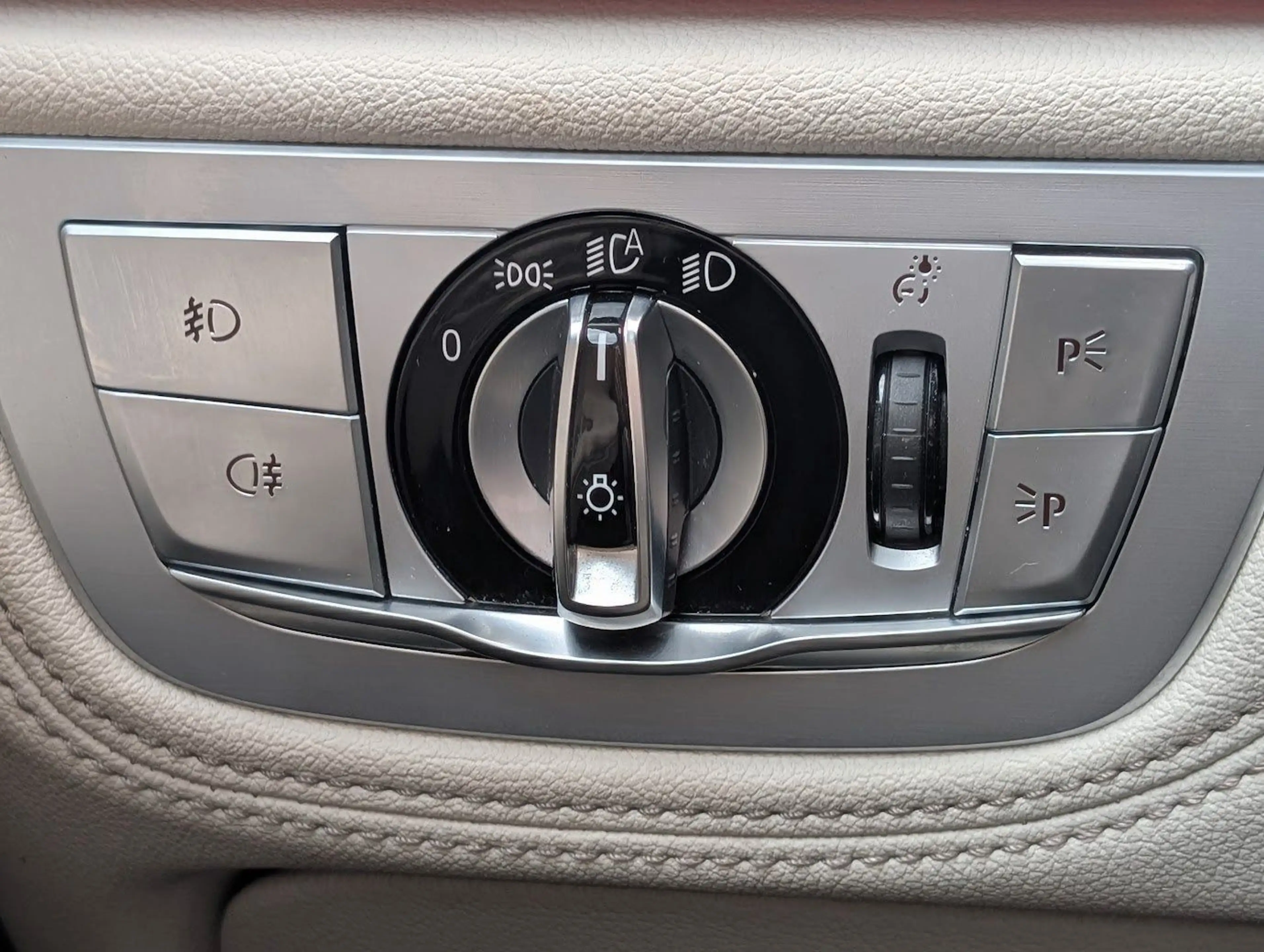 BMW 725 d G11 Massage. Kamera. NAVI. 4-Zonen-Klima — photo 24