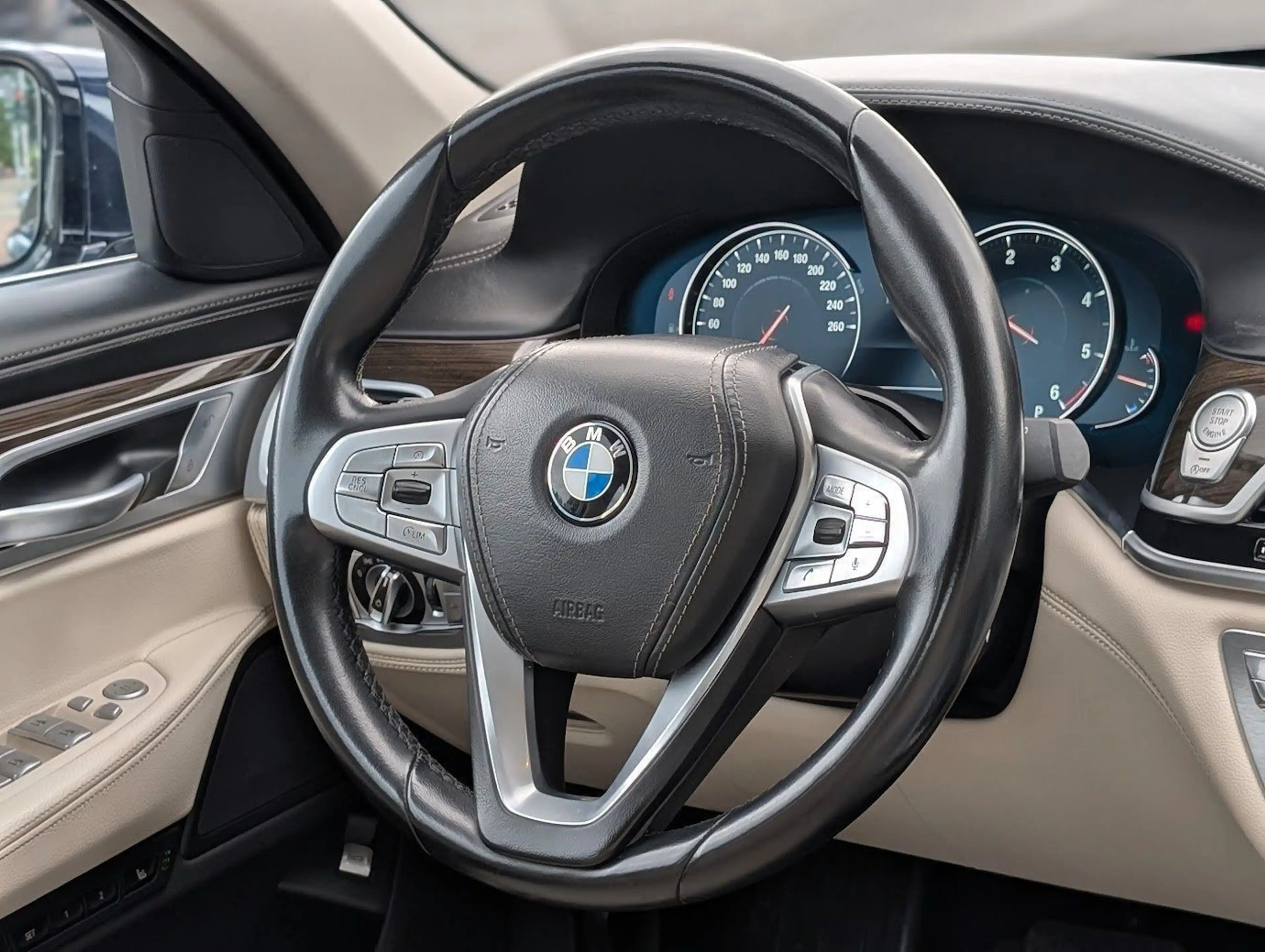 BMW 725 d G11 Massage. Kamera. NAVI. 4-Zonen-Klima — photo 22