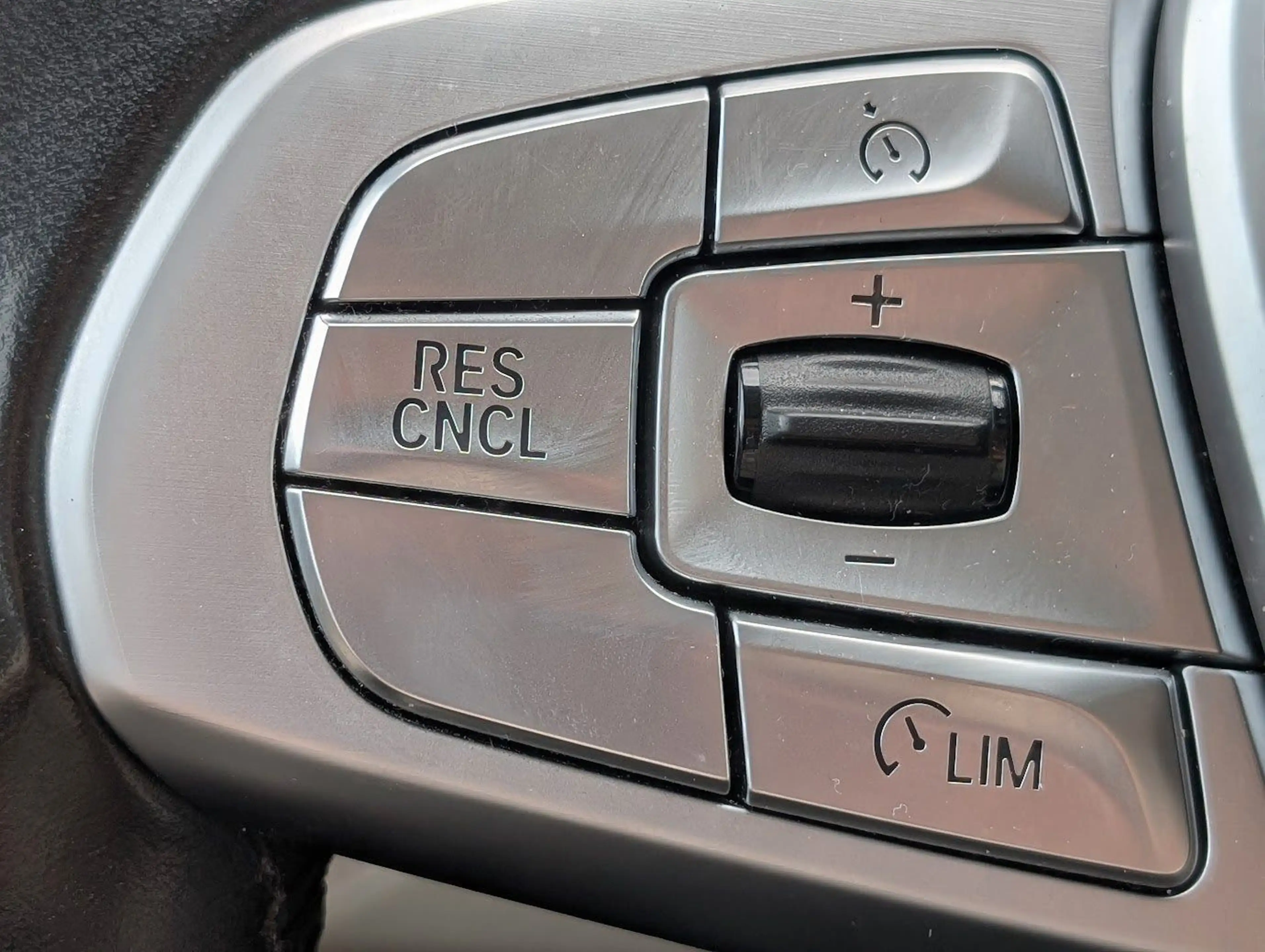 BMW 725 d G11 Massage. Kamera. NAVI. 4-Zonen-Klima — photo 29