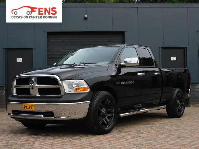 Dodge RAM 1500 5.7 V8 4x4 Quad Cab 6'4 20 INC FUEL VELGEN!
