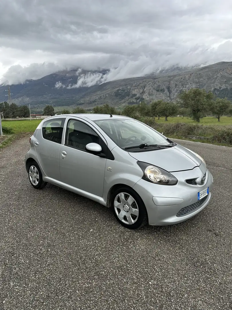 Toyota Aygo 5p 1.4d Sol - 2