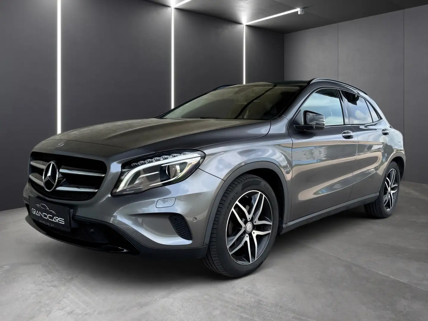 Mercedes-Benz GLA 180 GLA 180d | Urban | Night-Paket Grau - 1