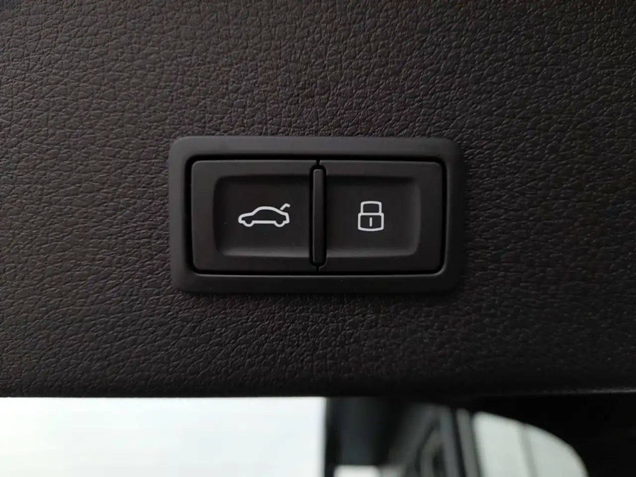 Audi e-tron "S" SB QUATTRO 95 S-LINE BLACK *NP: - / LEDER MIT SITZBELÜFTUNG / MATRIX-LED, миниатюра 18