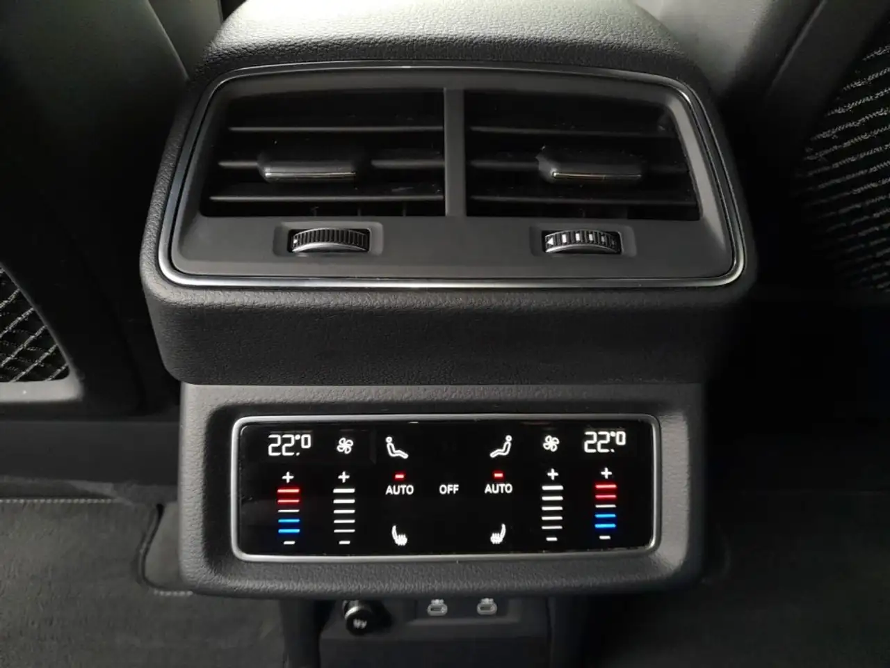 Audi e-tron "S" SB QUATTRO 95 S-LINE BLACK *NP: - / LEDER MIT SITZBELÜFTUNG / MATRIX-LED, миниатюра 16