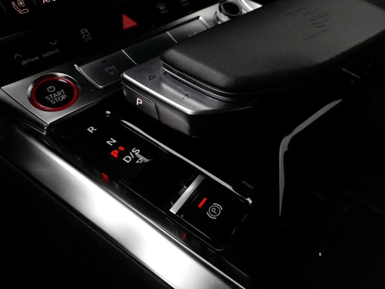 Audi e-tron "S" SB QUATTRO 95 S-LINE BLACK *NP: - / LEDER MIT SITZBELÜFTUNG / MATRIX-LED, миниатюра 8