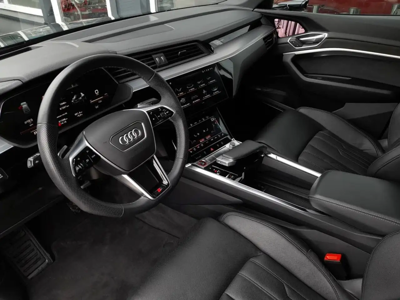 Audi e-tron "S" SB QUATTRO 95 S-LINE BLACK *NP: - / LEDER MIT SITZBELÜFTUNG / MATRIX-LED, миниатюра 12