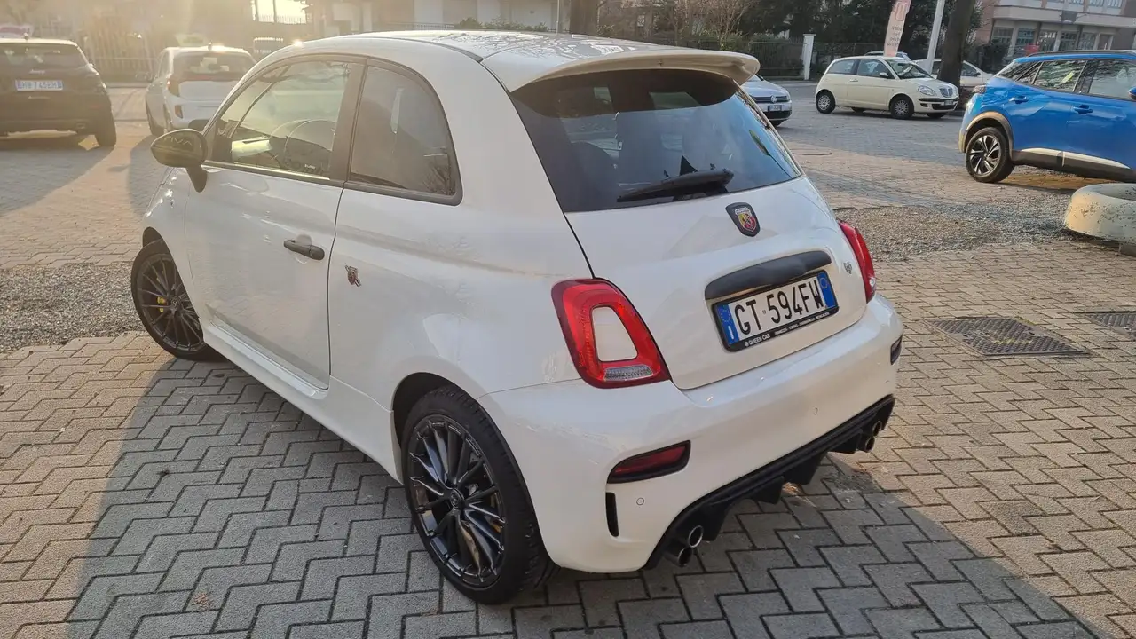 Abarth 695 1.4 turbo t-jet 180cv 4